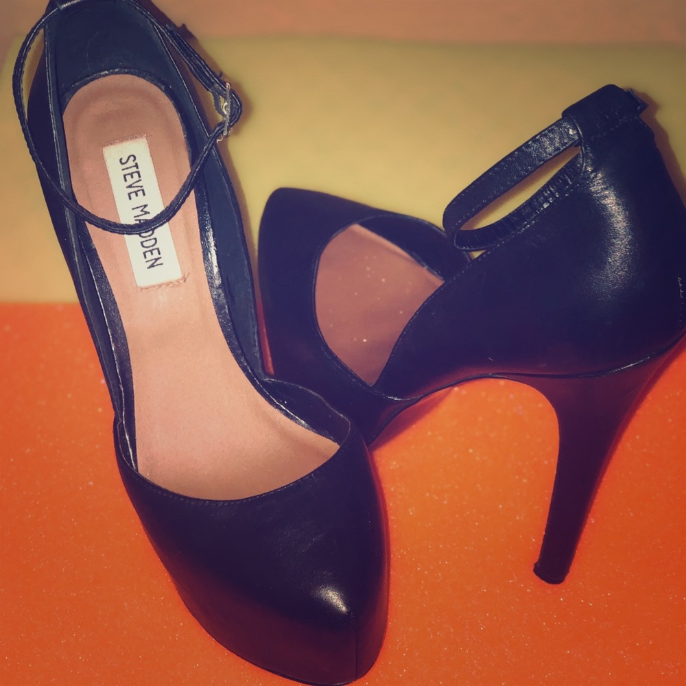 Steve Madden black platform Stilettos